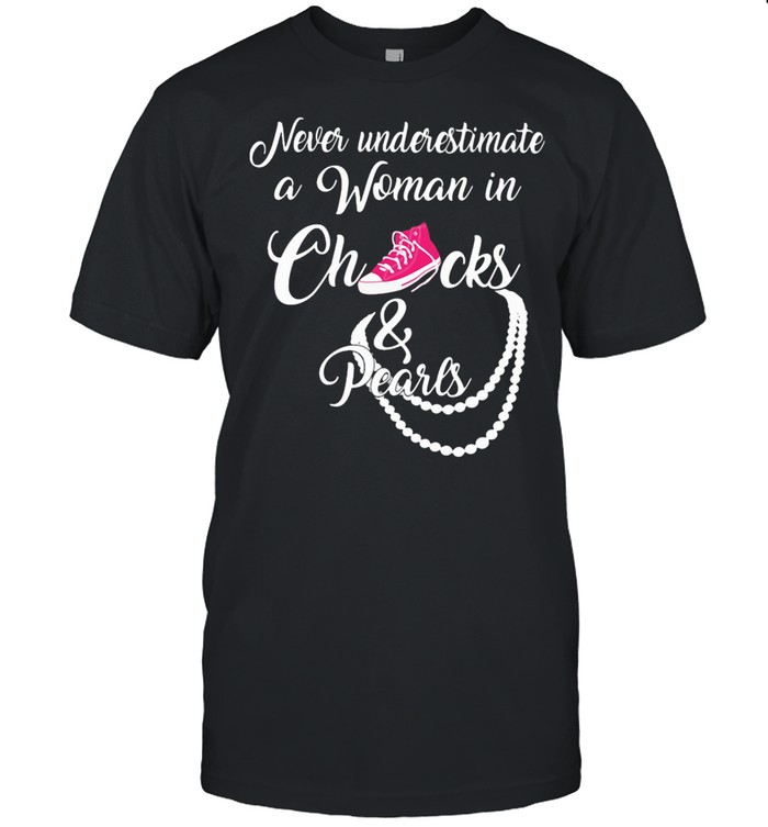 Never Underestimate A Woman In Chucks And Pearls shirt Classic Men's T-shirt