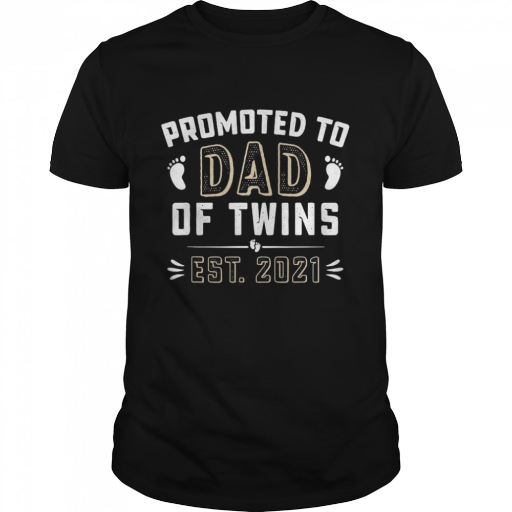 Promoted to dad of twins est 2021 shirt Classic Men's T-shirt