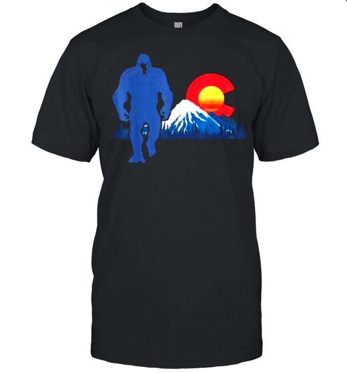 Bigfoot Sun Mountain State Flag of Colorado  Classic Men's T-shirt