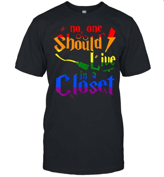 No One Should Live In Closet LGBT Flag Pride Lesbian Gay T- Classic Men's T-shirt