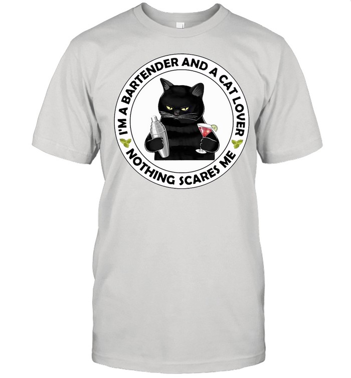 I’m A Bartender And A Cat Lover Nothing Scares Me T-shirt Classic Men's T-shirt