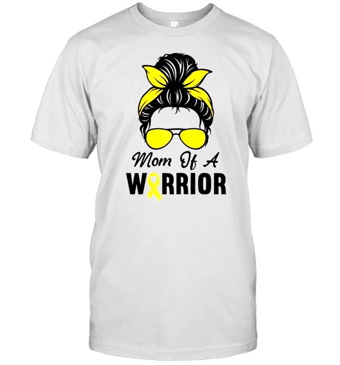 Childhood Cancer Awareness Mom Of A Warrior Messy Bun shirt Classic Men's T-shirt