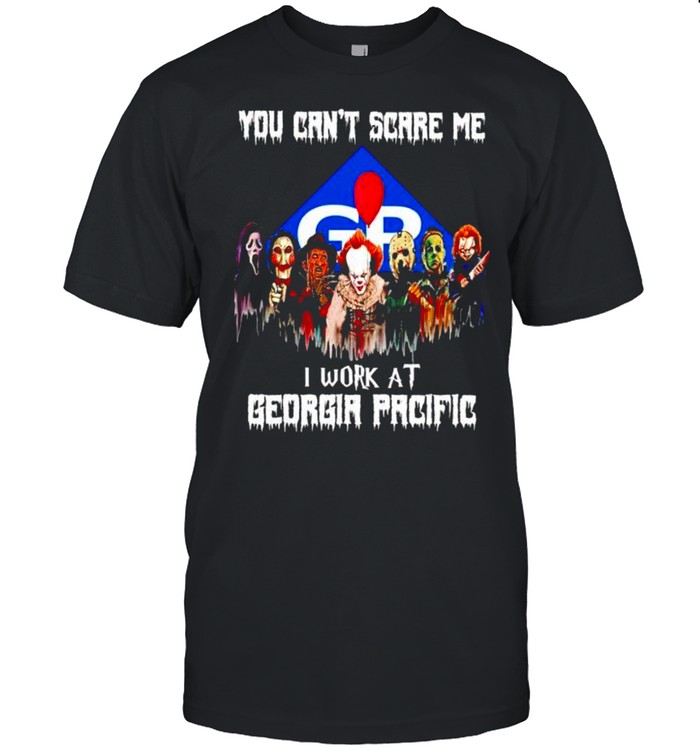 Horror Halloween you can’t scare me I work at Georgia Pacific shirt Classic Men's T-shirt