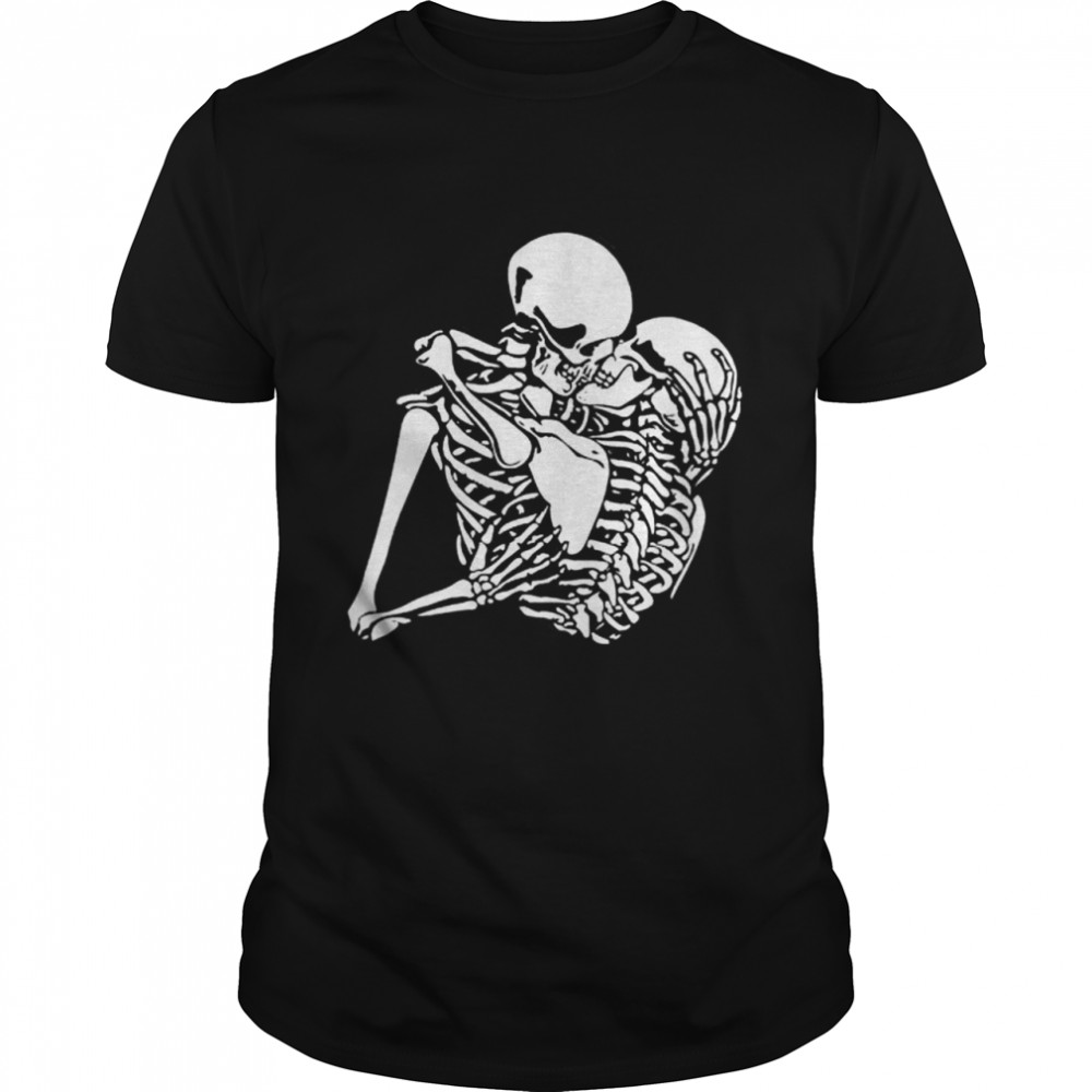 Kissing Skeleton Love,s Tarot Card, Vintage Halloween Classic Men's T-shirt Kissing Skeleton Love,s Tarot Card, Vintage Halloween Classic Men's T-shirt