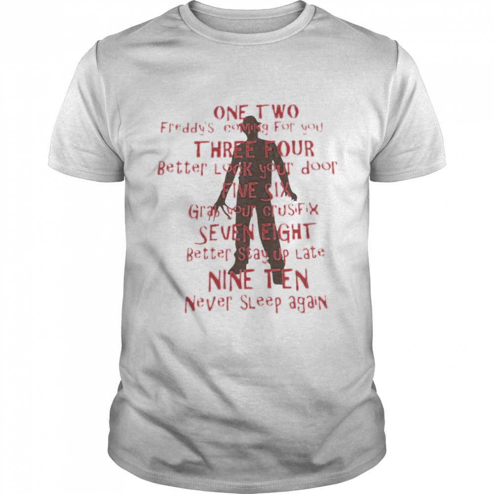 One two Freddy’s coming for you shirt Classic Men's T-shirt