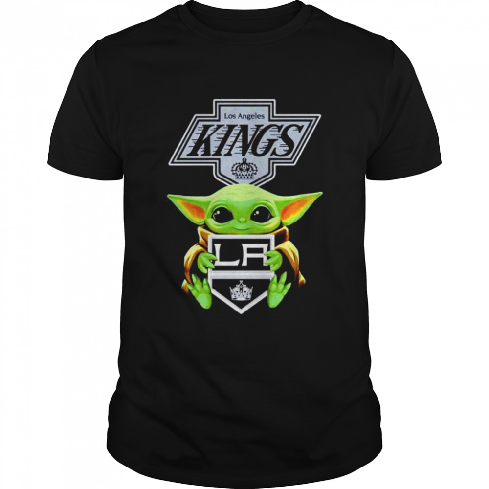 Baby Yoda Hug Los Angeles Kings shirt Classic Men's T-shirt