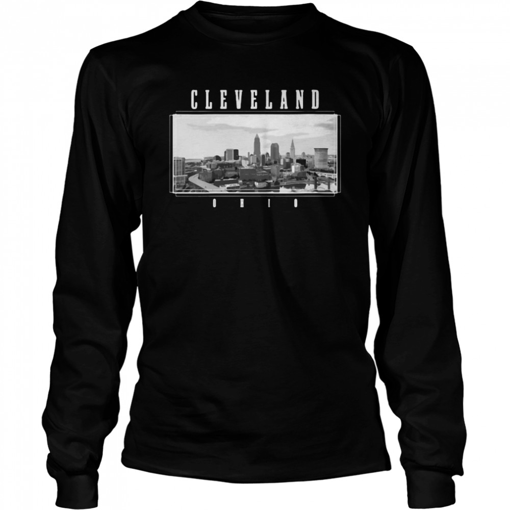 Cleveland Ohio Skyline Pride Black White Vintage Long Sleeved T-shirt