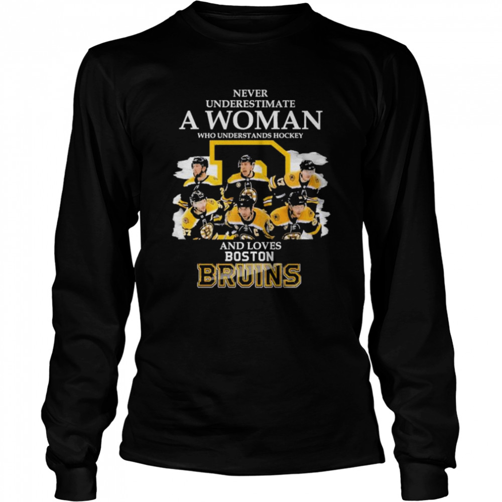 Never underestimate an old woman who understands hockey and loves Bruins shirt Long Sleeved T-shirt