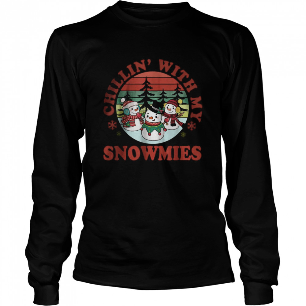 Vintage Retro Chillin’ With My Snowmies Xmas Holiday Long Sleeved T-shirt