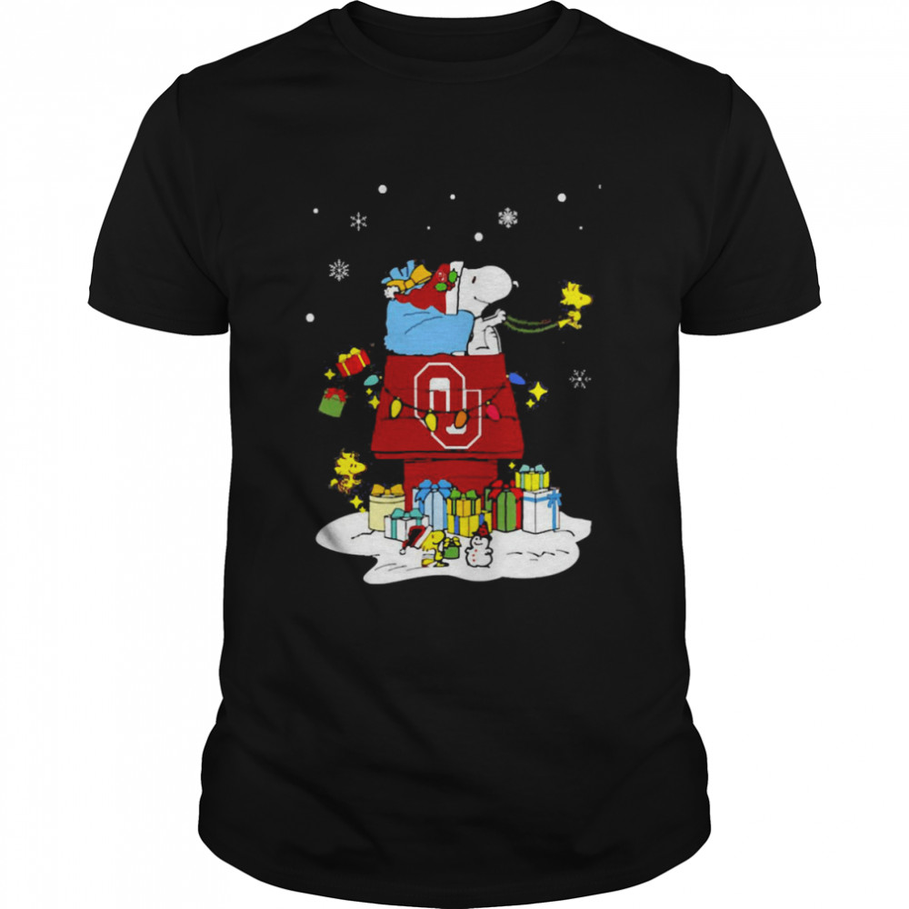Oklahoma Sooners Santa Snoopy Wish You A Merry Christmas  Classic Men's T-shirt