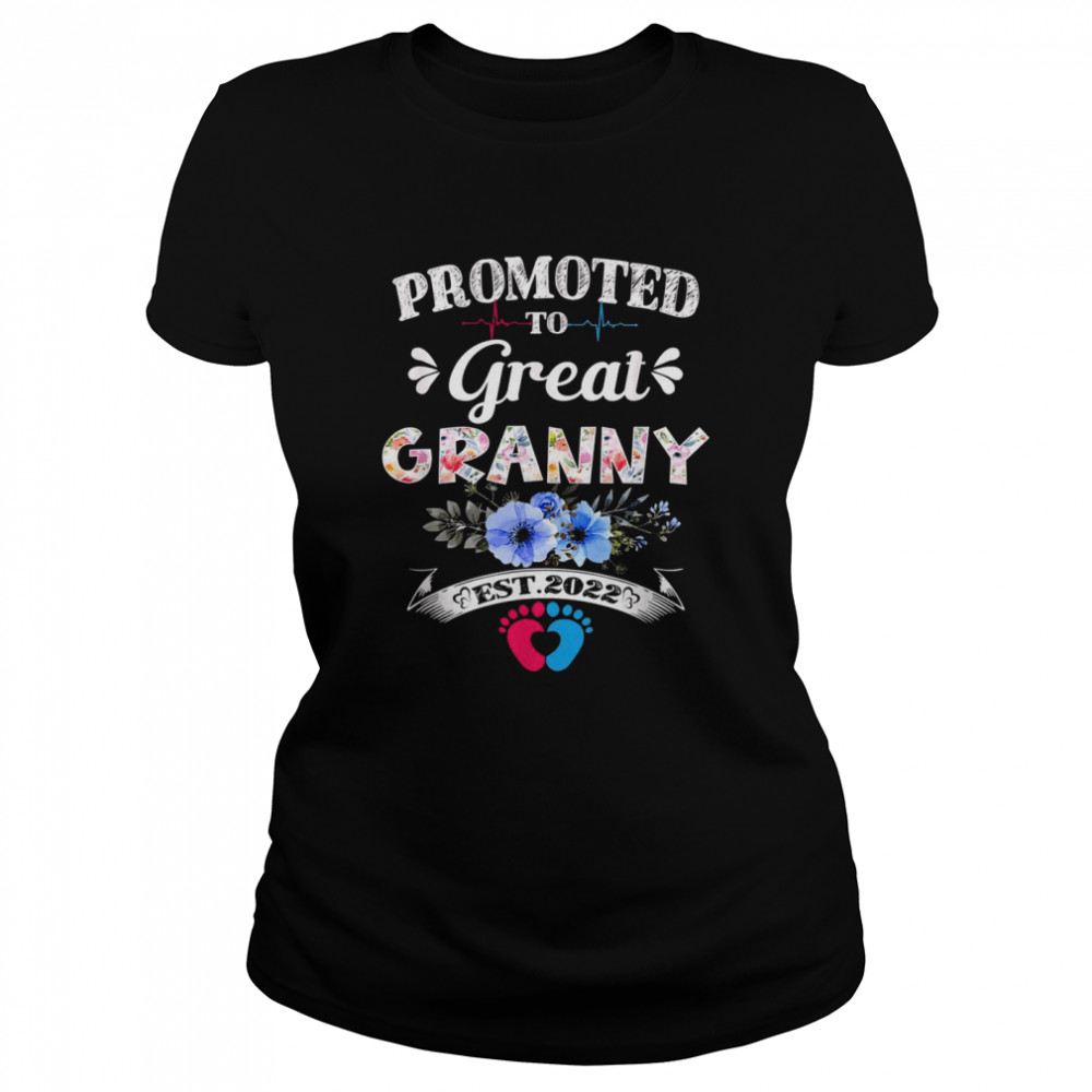 Promoted To Great Granny Est 2022 Floral First Time Classic Women's T-shirt