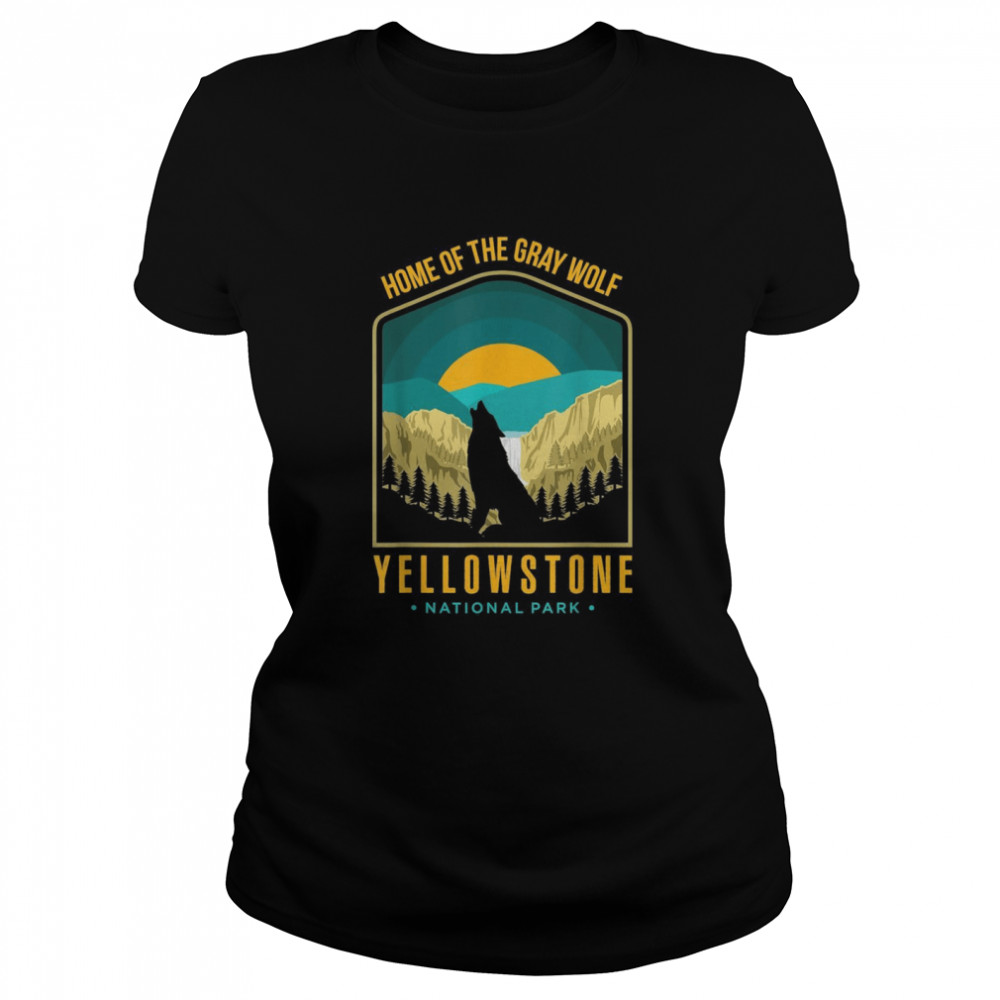 Yellowstone US National Park Wolf Wolves Vintage Classic Women's T-shirt