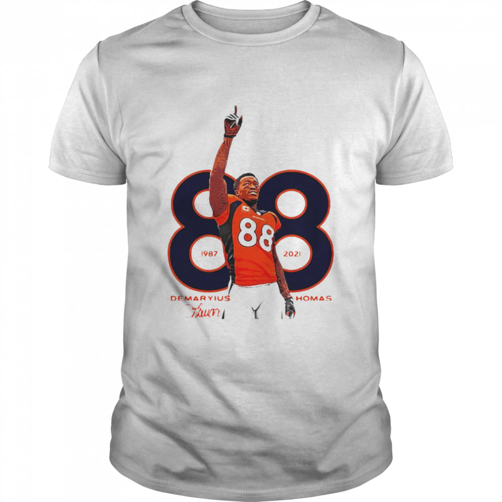 Demaryius Thomas Signature Football Player Classic Men's T-shirt