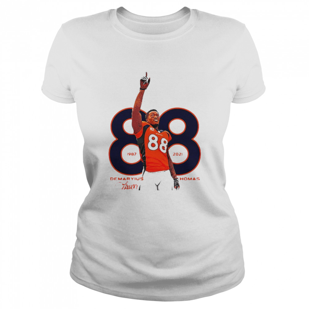 Demaryius Thomas Signature Football Player Classic Women's T-shirt