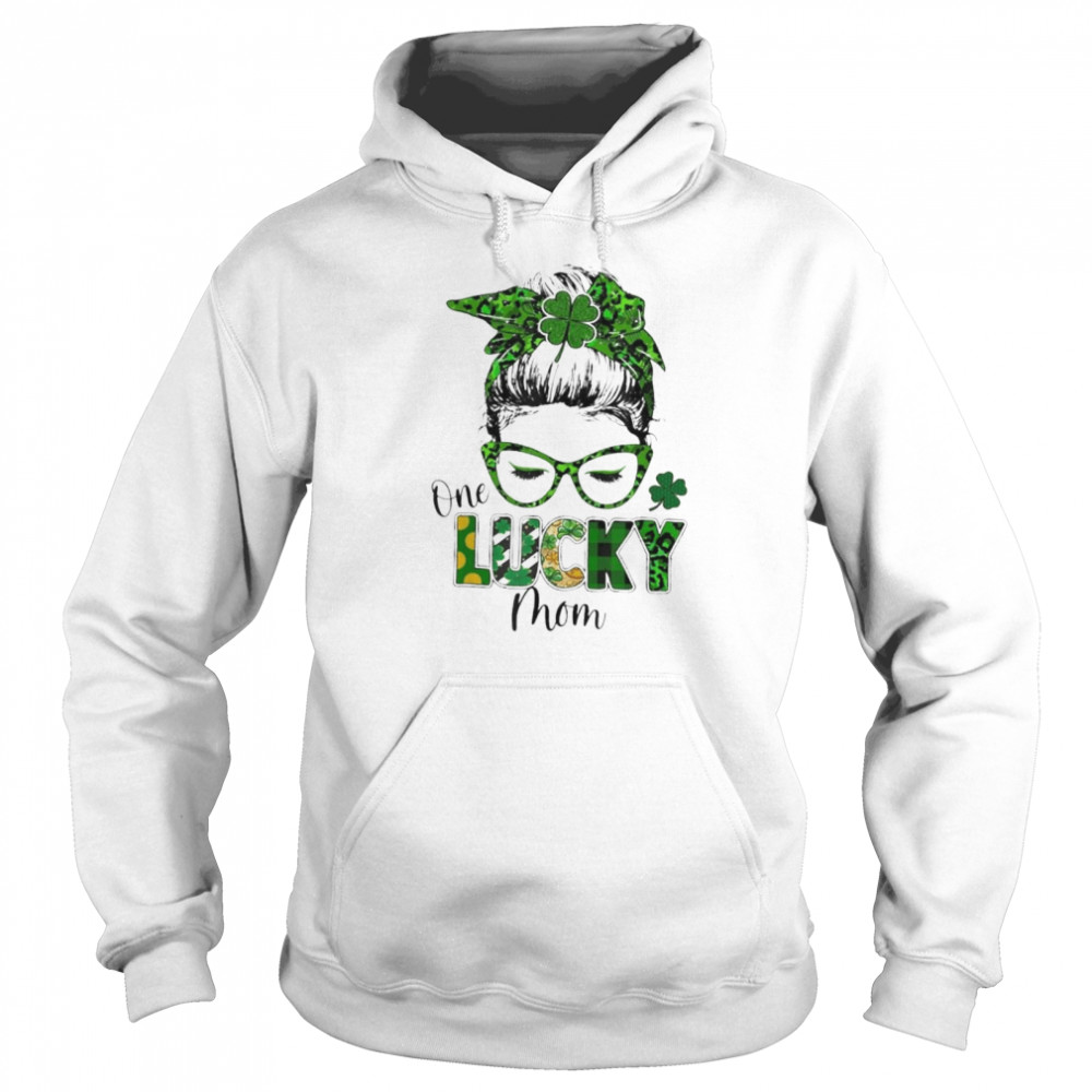 One Lucky Mom Messy Bun Shamrock St Patricks Day shirt Unisex Hoodie