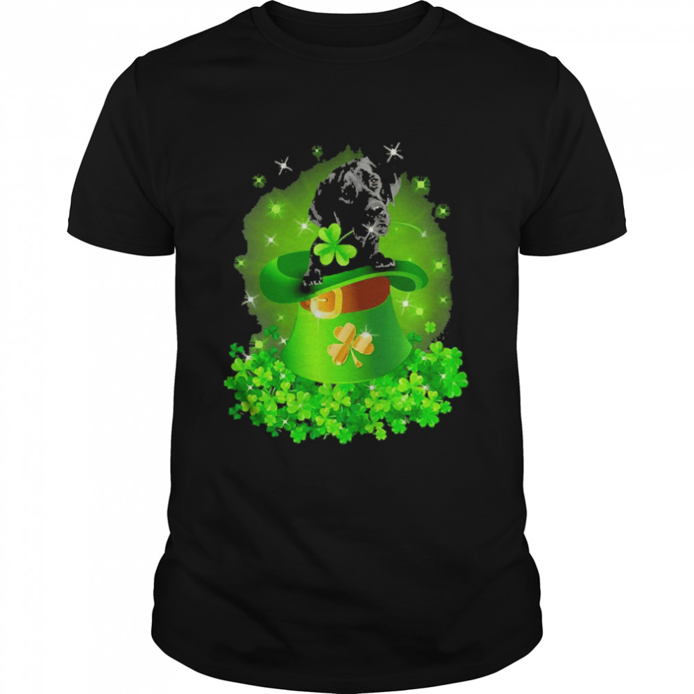 St. Patricks Day Shamrock Lucky Hat Black Labrador Dogs Classic Men's T-shirt