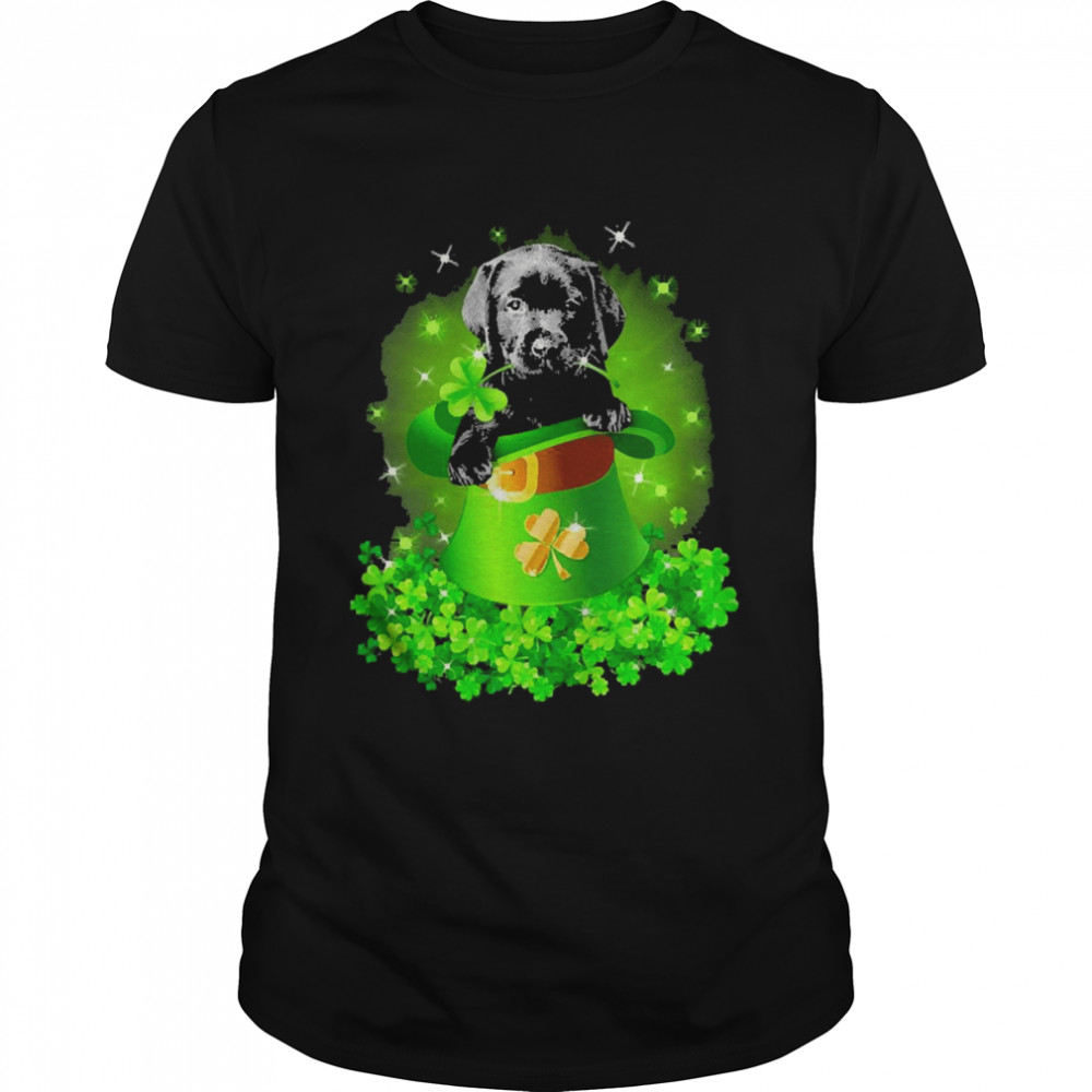 St. Patricks Day Shamrock Lucky Hat Black Labrador Pup Dogs Classic Men's T-shirt