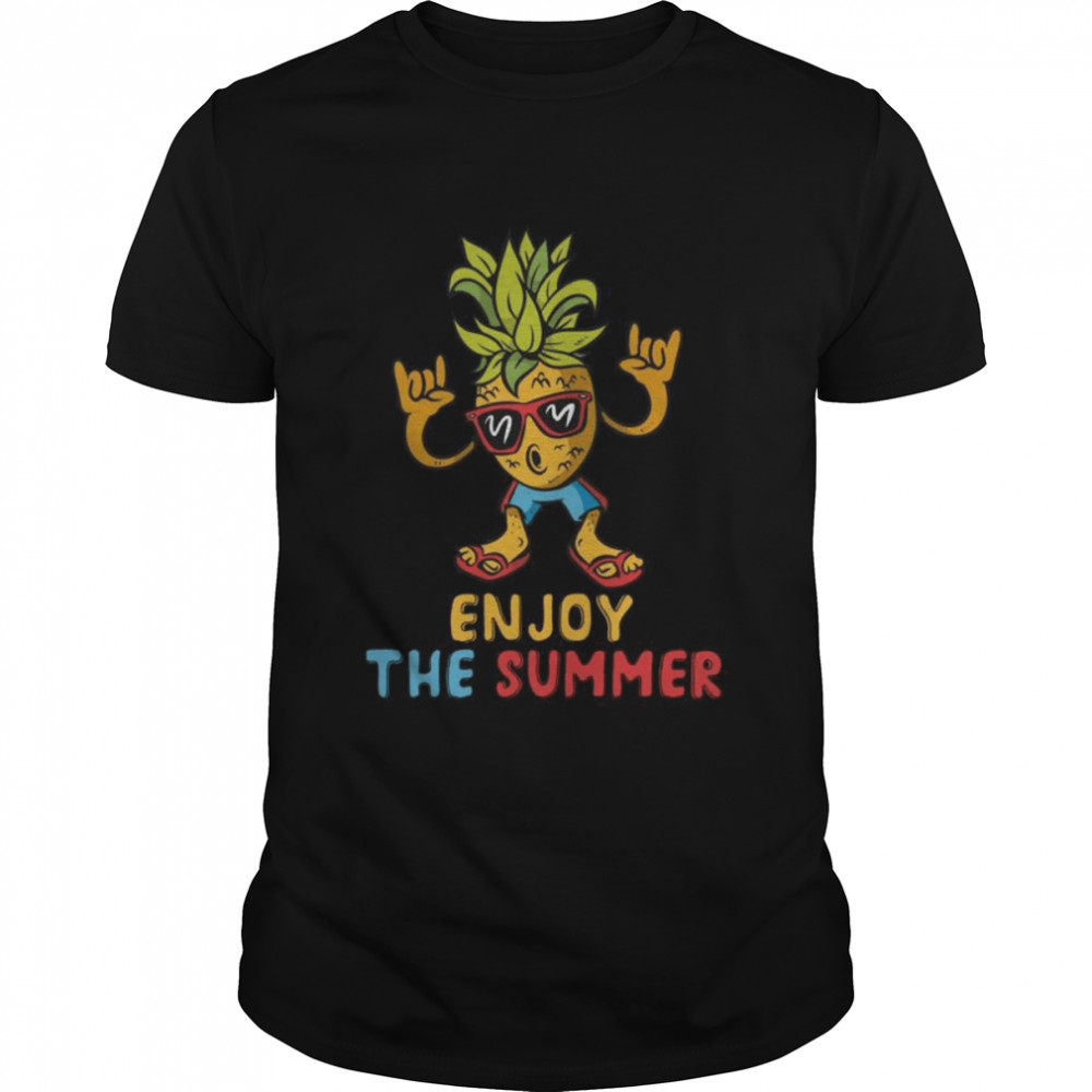 Summer Motif Outfit Fun Summer Beach Pineapple Enjoy The Summer Classic Men's T-shirt