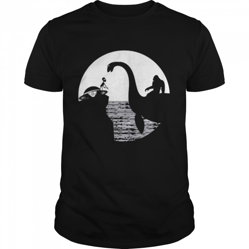 bigfoot Loch Ness Monster Sasquatch Riding Nessie Ufo Alien shirt Classic Men's T-shirt