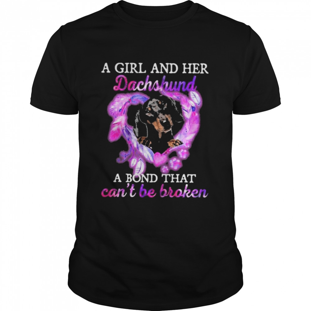 A girl and her Dachshund a bond that can’t be broken shirt Classic Men's T-shirt