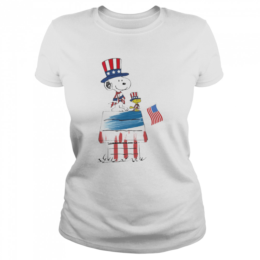 Snoopy and Woodstock American flag 4th of July Classic Women's T-shirt
