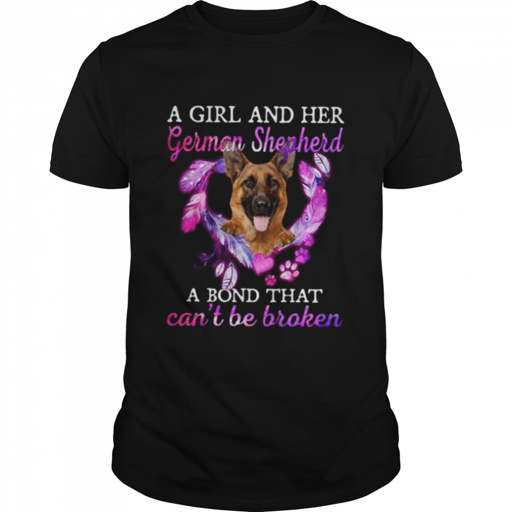A girl and her German Shepherd a bond that can’t be broken shirt Classic Men's T-shirt