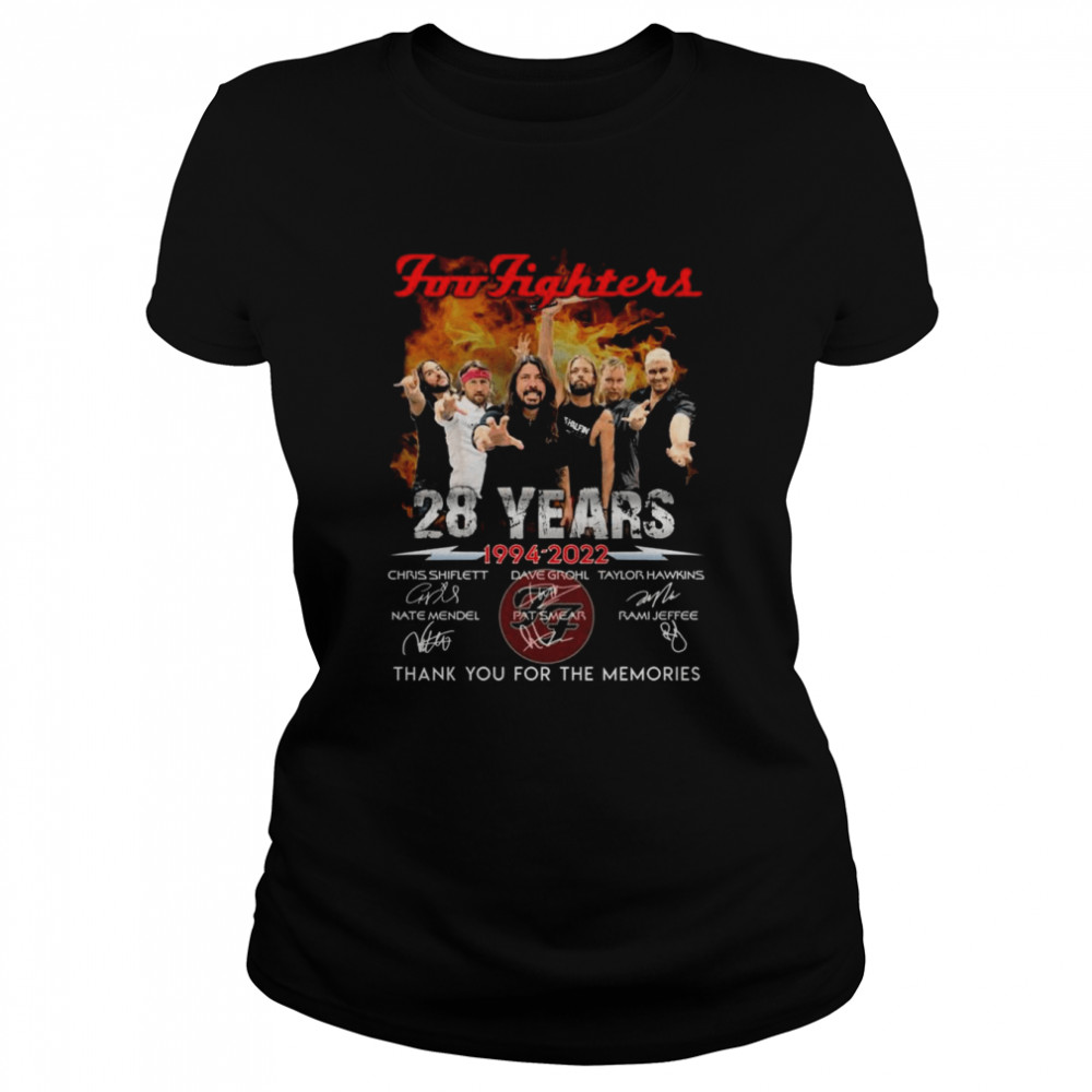 Foo Fighters 28 Years Anniversary 1994-2022 Signatures Thank You For The Memories T- Classic Women's T-shirt