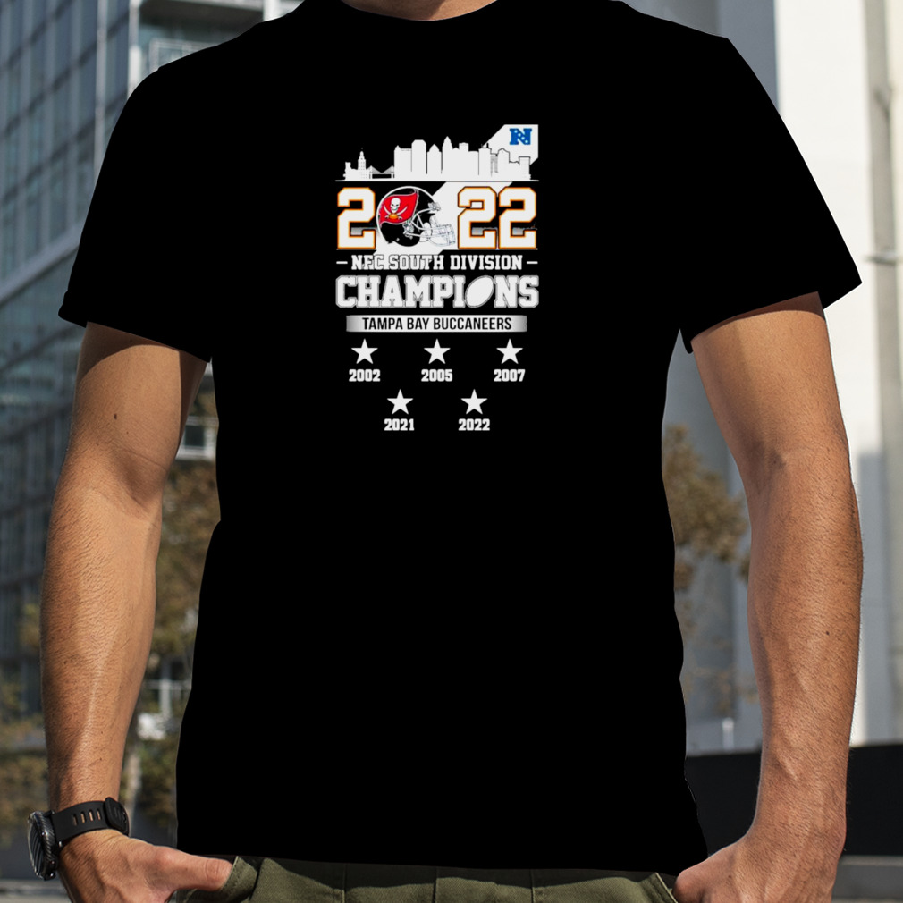 2022 NFC South Division Champions Tampa Bay Buccaneers skyline shirt