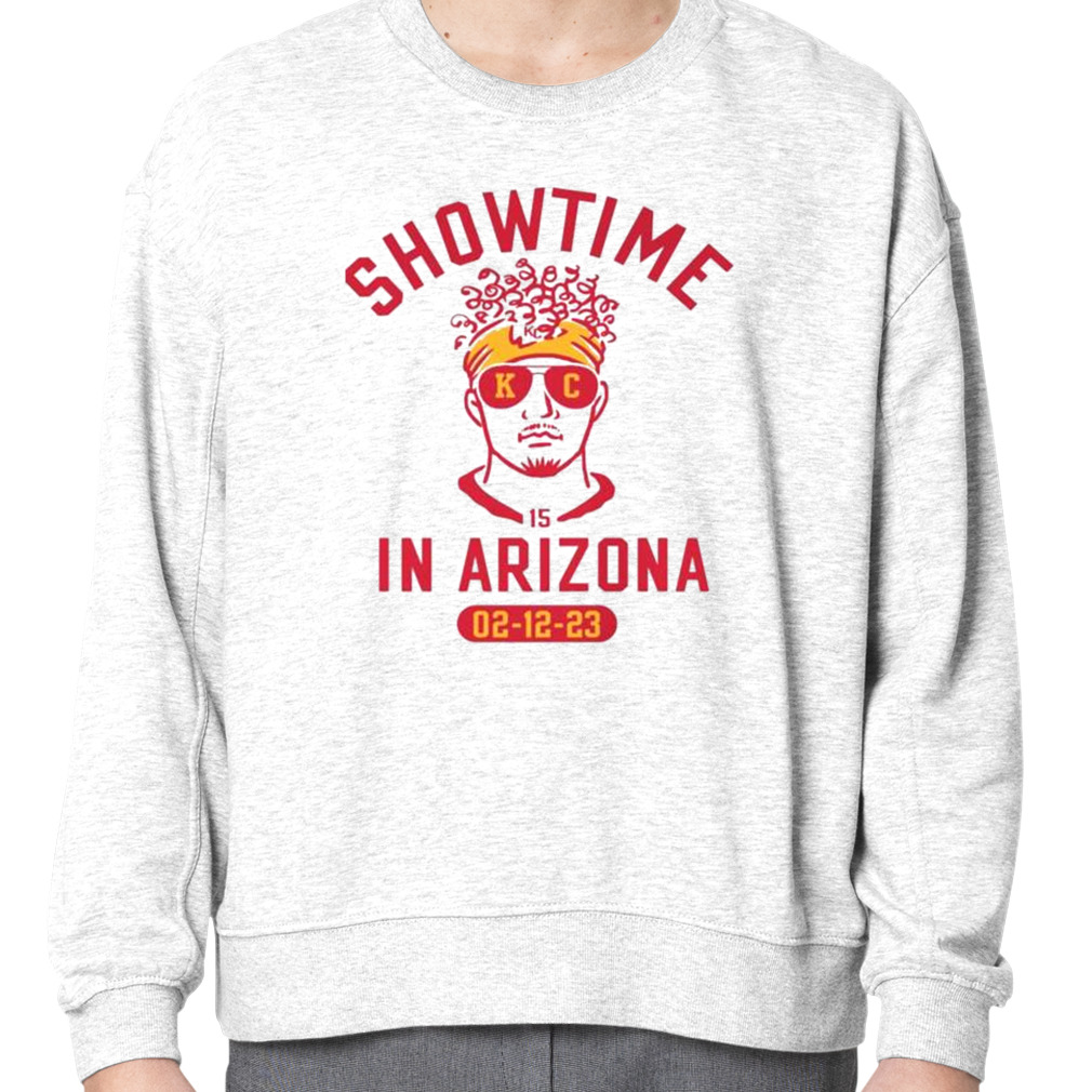 Patrick Mahomes Its Christmas Showtime Unisex Crewneck -   Israel