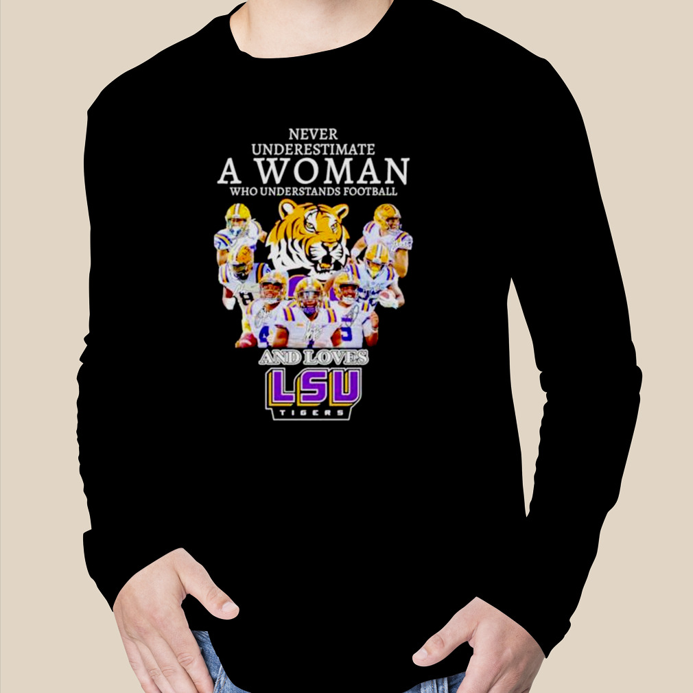 Real Women Are Tigers On Saturday Saints On Sunday Louisiana Football T- Shirt - TeeNavi