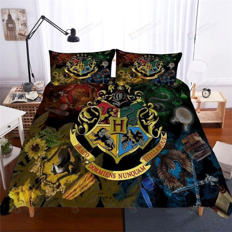 Harry Potter Hogwarts Campus Badge Bedding Set