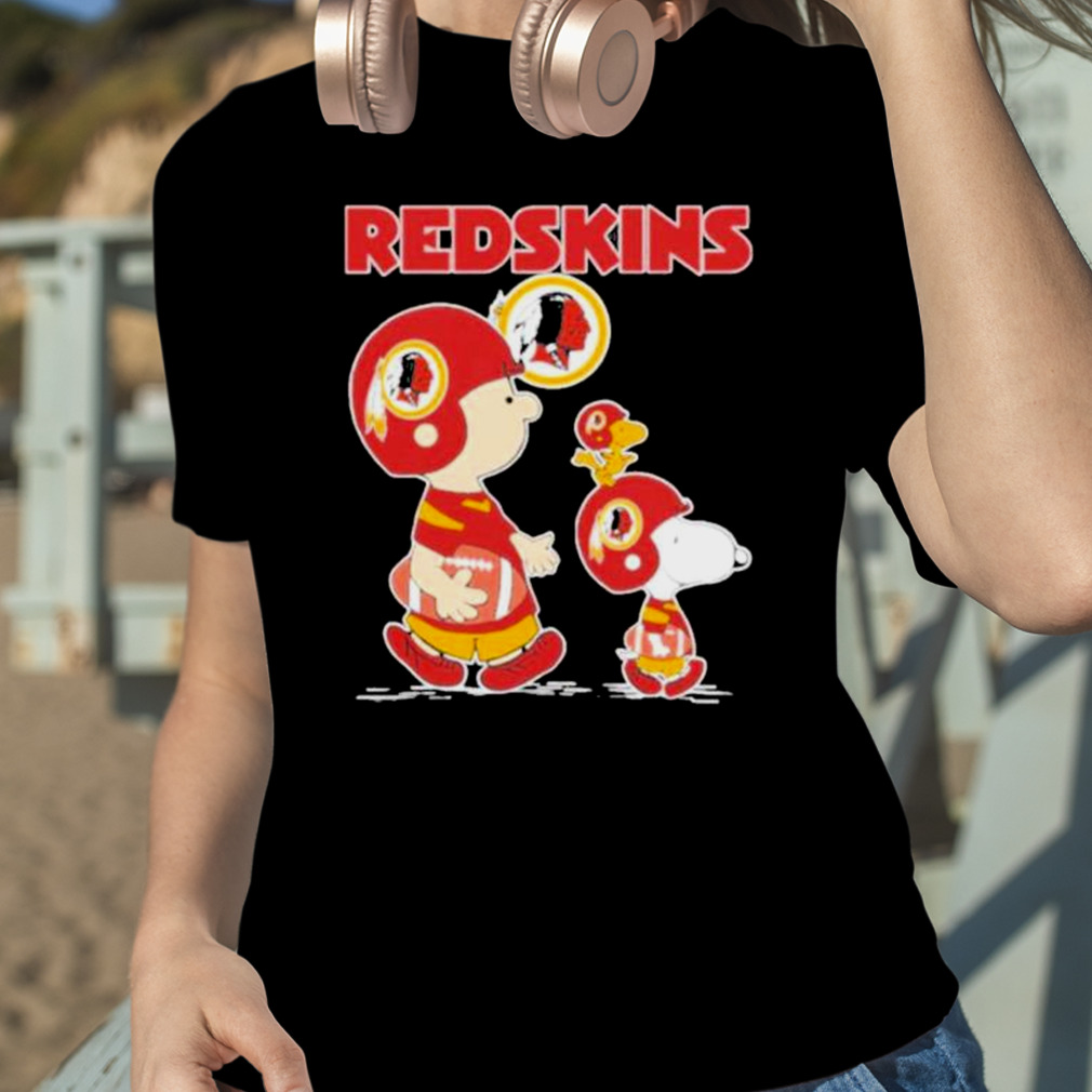 Washington Redskins Snoopy Plays The Football Game shirt