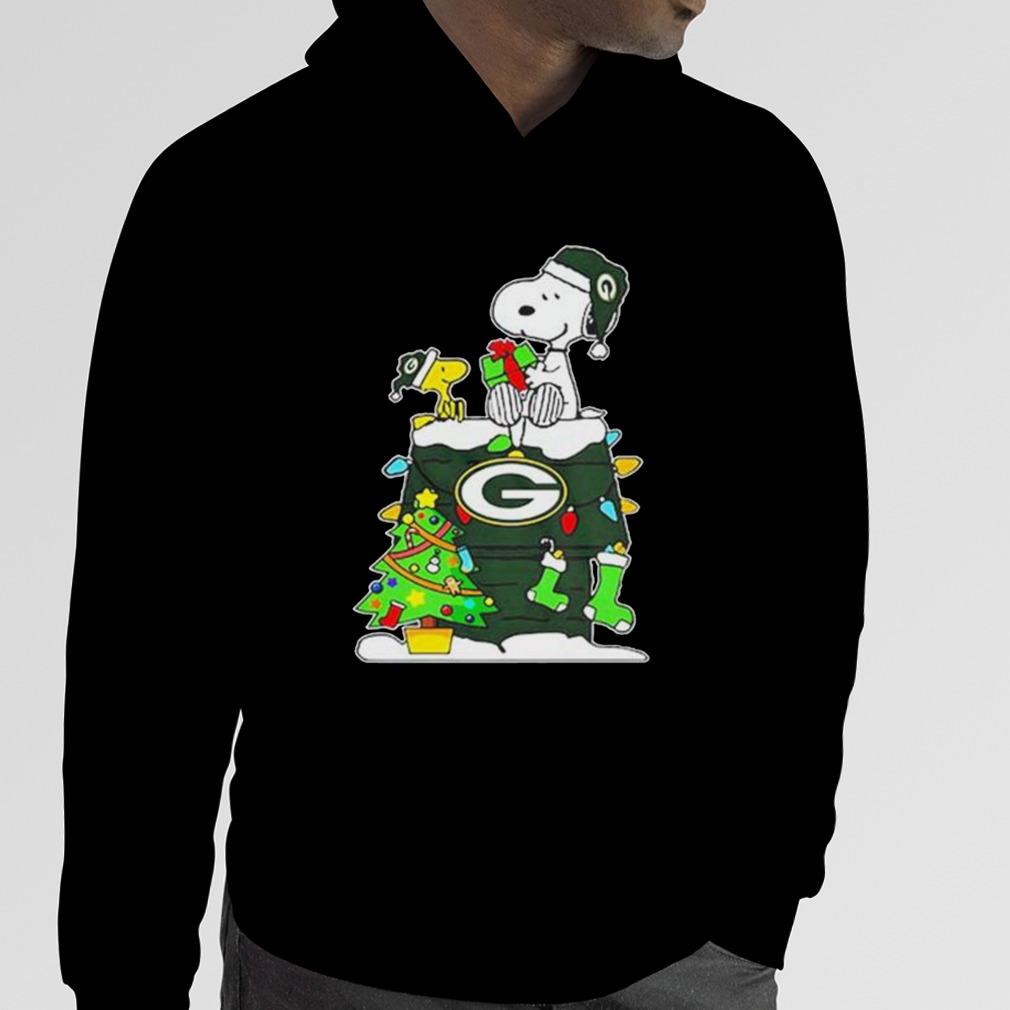 Nouvette Snoopy Green Bay Packers Christmas Shirt