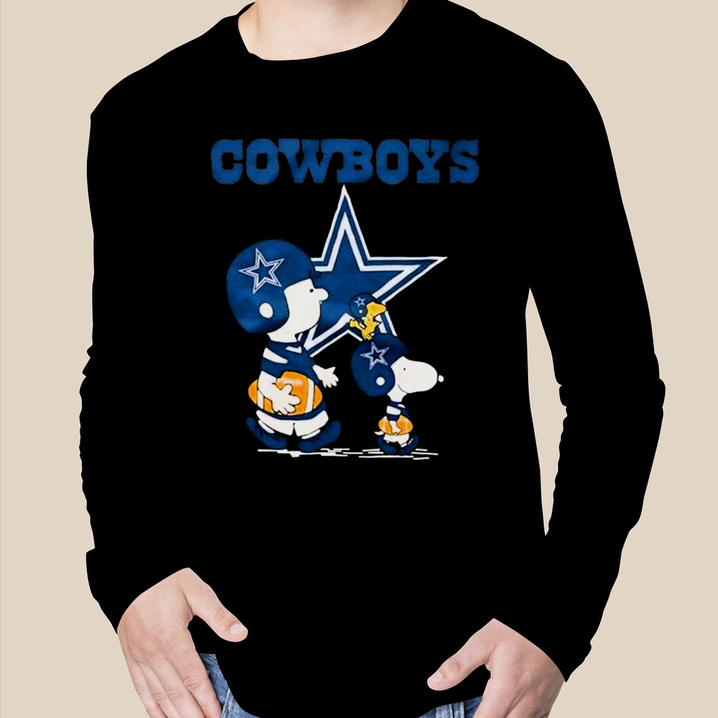 Snoopy And Woodstock Resting On Dallas Cowboys Helmet T-Shirt - T-shirts  Low Price