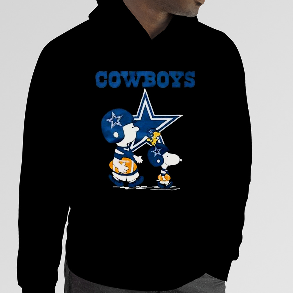 Snoopy And Woodstock Resting On Dallas Cowboys Helmet T-Shirt - T-shirts  Low Price