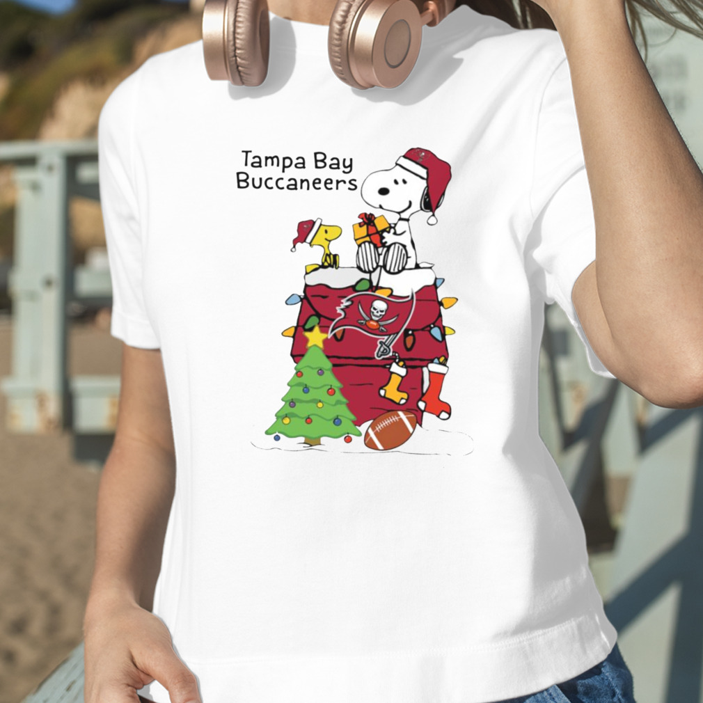 Christmas Snoopy Tampa Bay Buccaneers Shirt