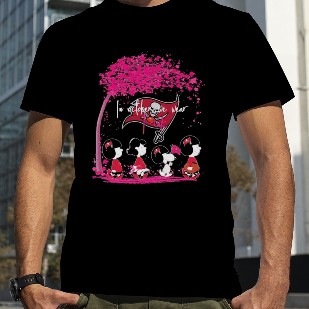 Tampa Bay Buccaneers Peanuts characters in October we wear pink shirt,  hoodie, sweater, long sleeve and tank top