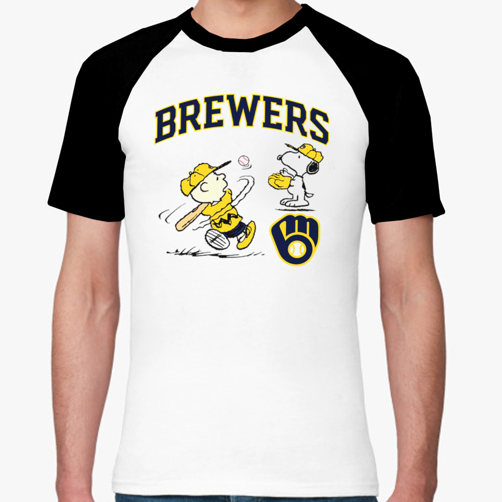 Peanuts Charlie Brown And Snoopy Playing Baseball Milwaukee Brewers Shirt -  Peanutstee