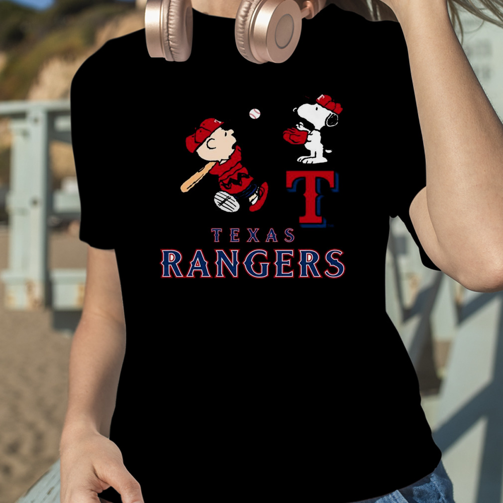 Snoopy and Charlie Brown playing baseball Texas Rangers shirt