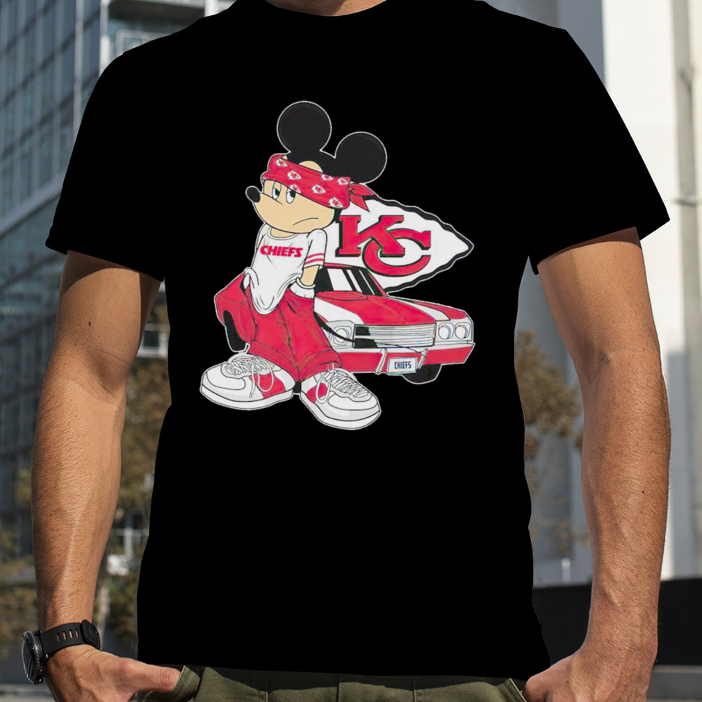 Mickey mouse Kansas City Chiefs posing shirt