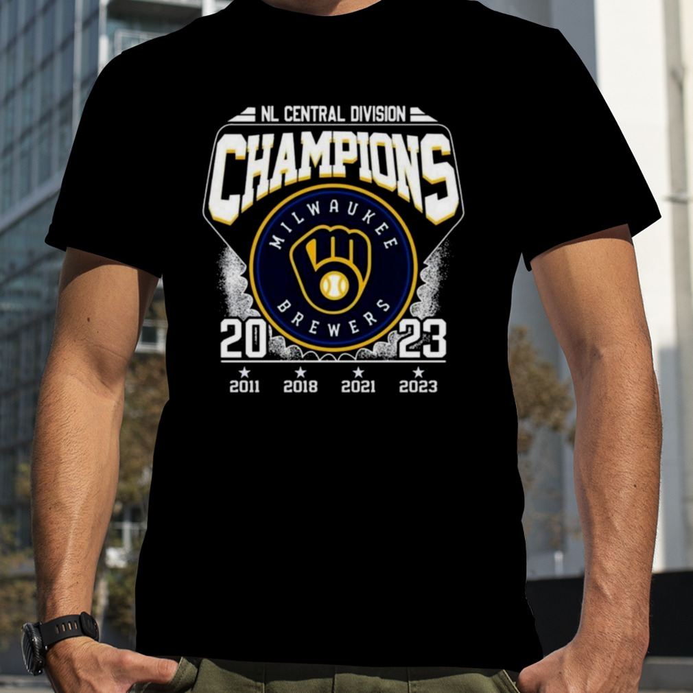 NL Central Division 2011 2018 2021 2023 Champions Milwaukee Brewers shirt -  Limotees