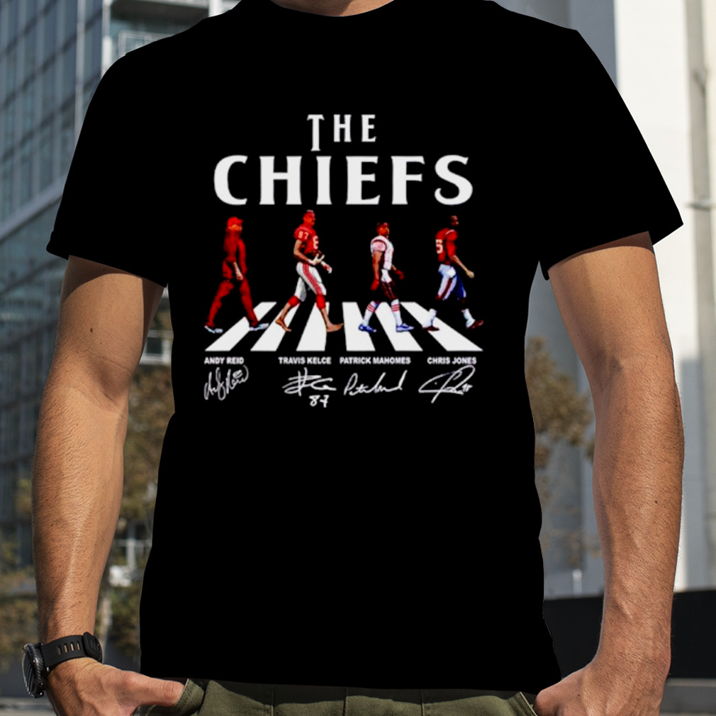 The kansas city chiefs football team abbey road signatures shirtThe kansas  city chiefs football team abbey road signatures shirt