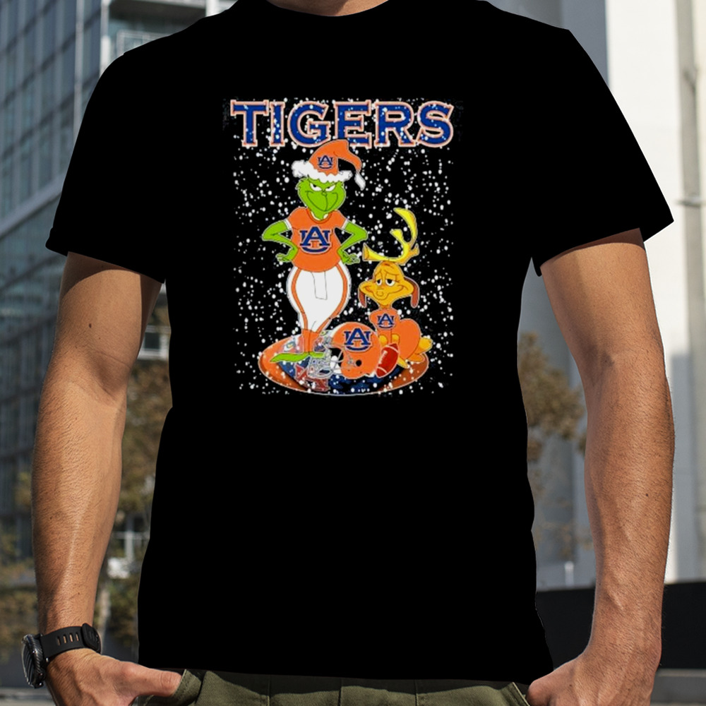 Santa Grinch And Dog Auburn Tigers Helmet Merry Christmas shirt