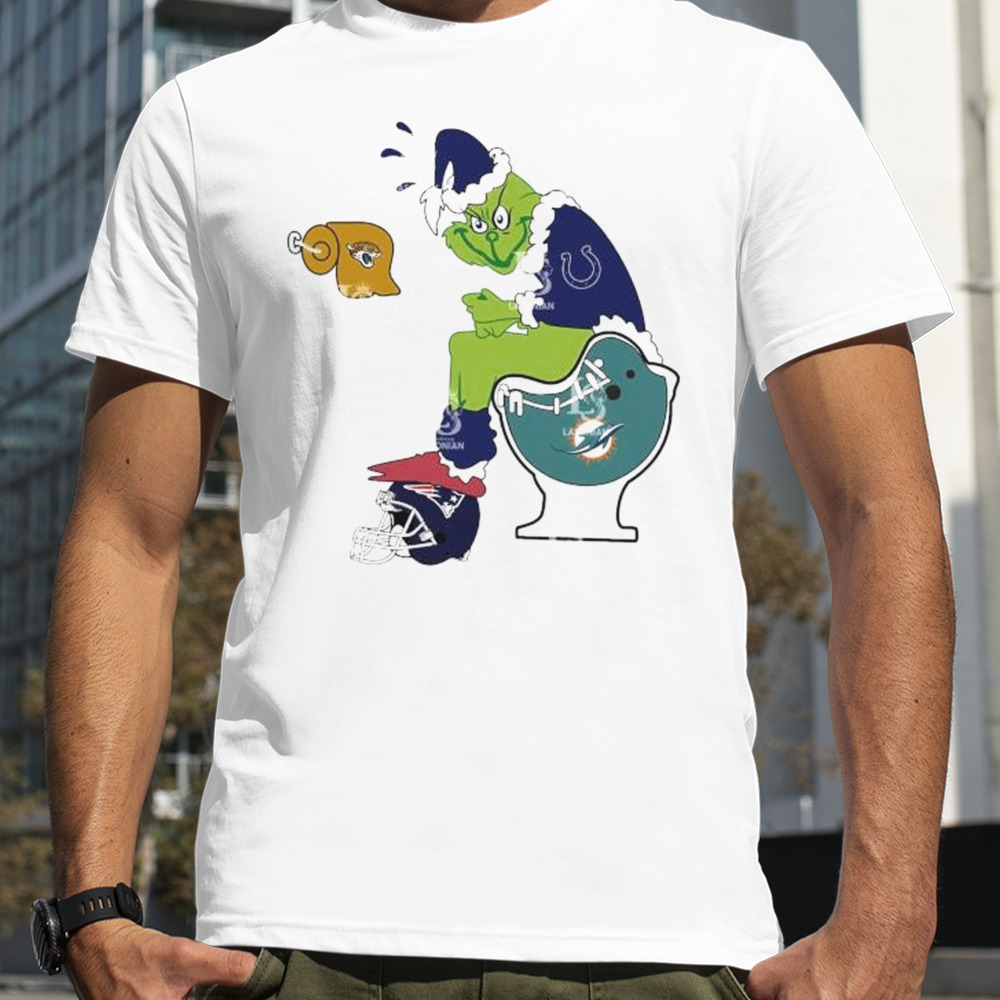 Santa Grinch Indianapolis Colts Shit On Miami Dolphins Toilet And New England Patriots Helmet Christmas shirt