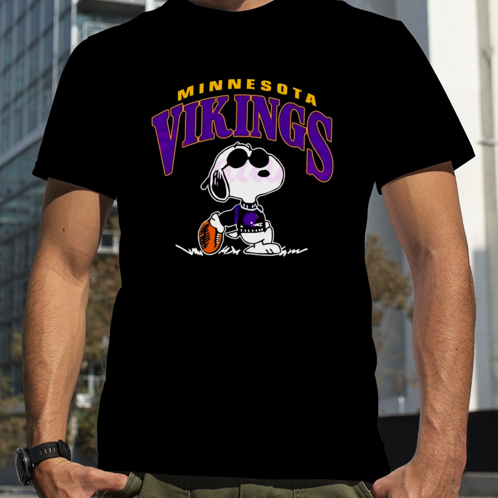 Vintage Snoopy Football Minnesota Vikings Nfl 2023 T-shirt