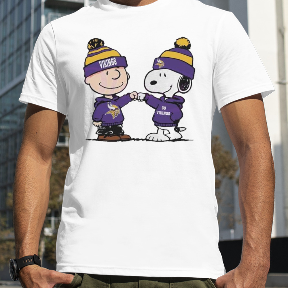 Charlie Brown And Snoopy NFL Minnesota Vikings Football Go Vikings Cartoon T-shirt