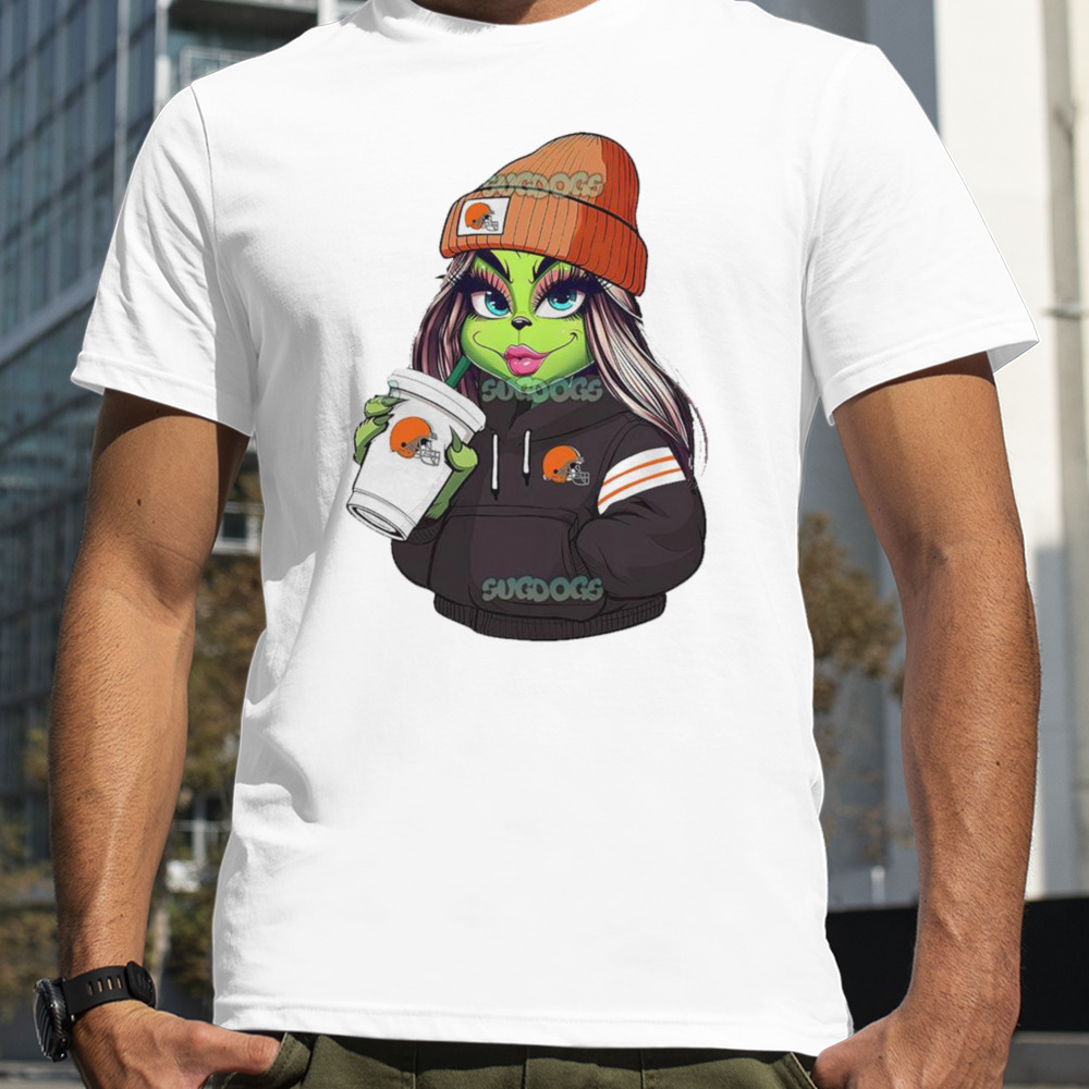 Female Grinch Girl Cleveland Browns Drink Coffee Shirt