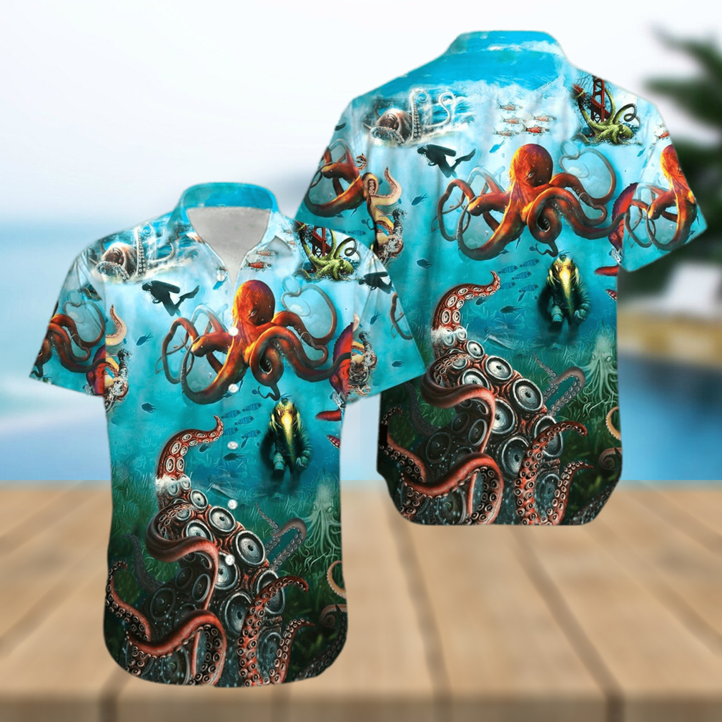 Giant Octopus And Diver Unisex Hawaiian Shirts - Limotees