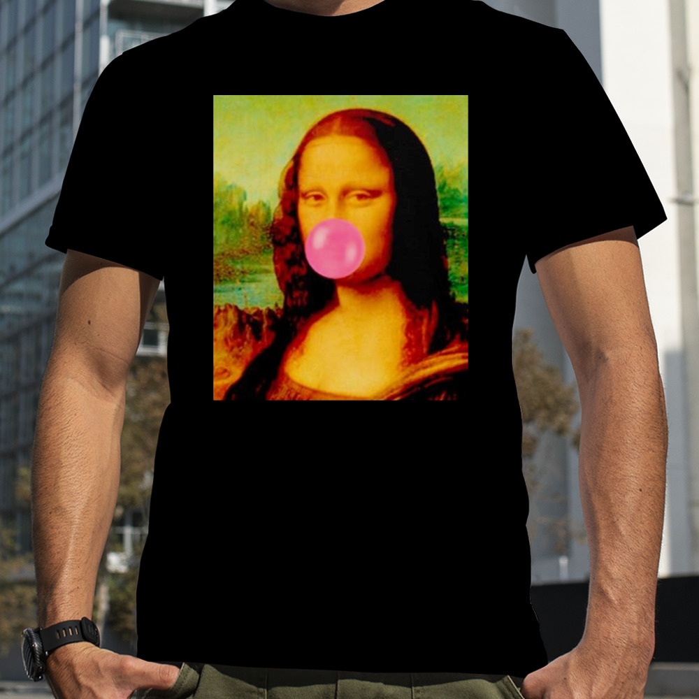 Mona Lisa with bubble gum shirt