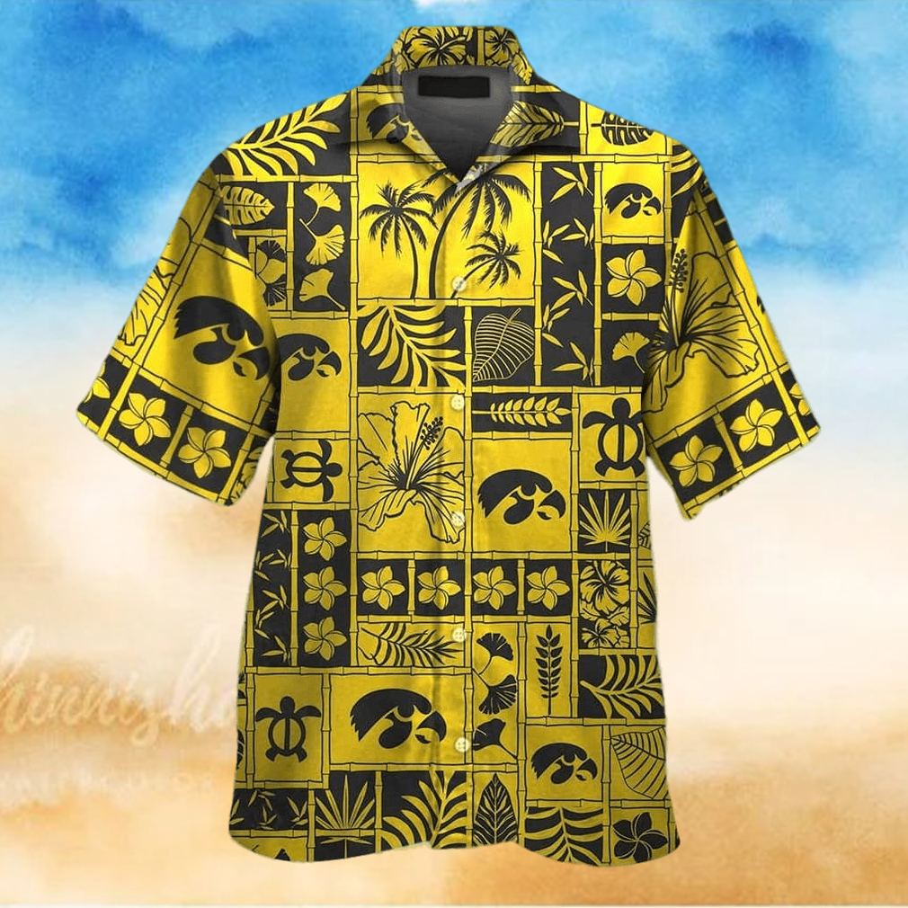 Retro Aloha NCAA Iowa Hawkeyes Hawaiian Shirt Gift For Beach Lovers - Limotees